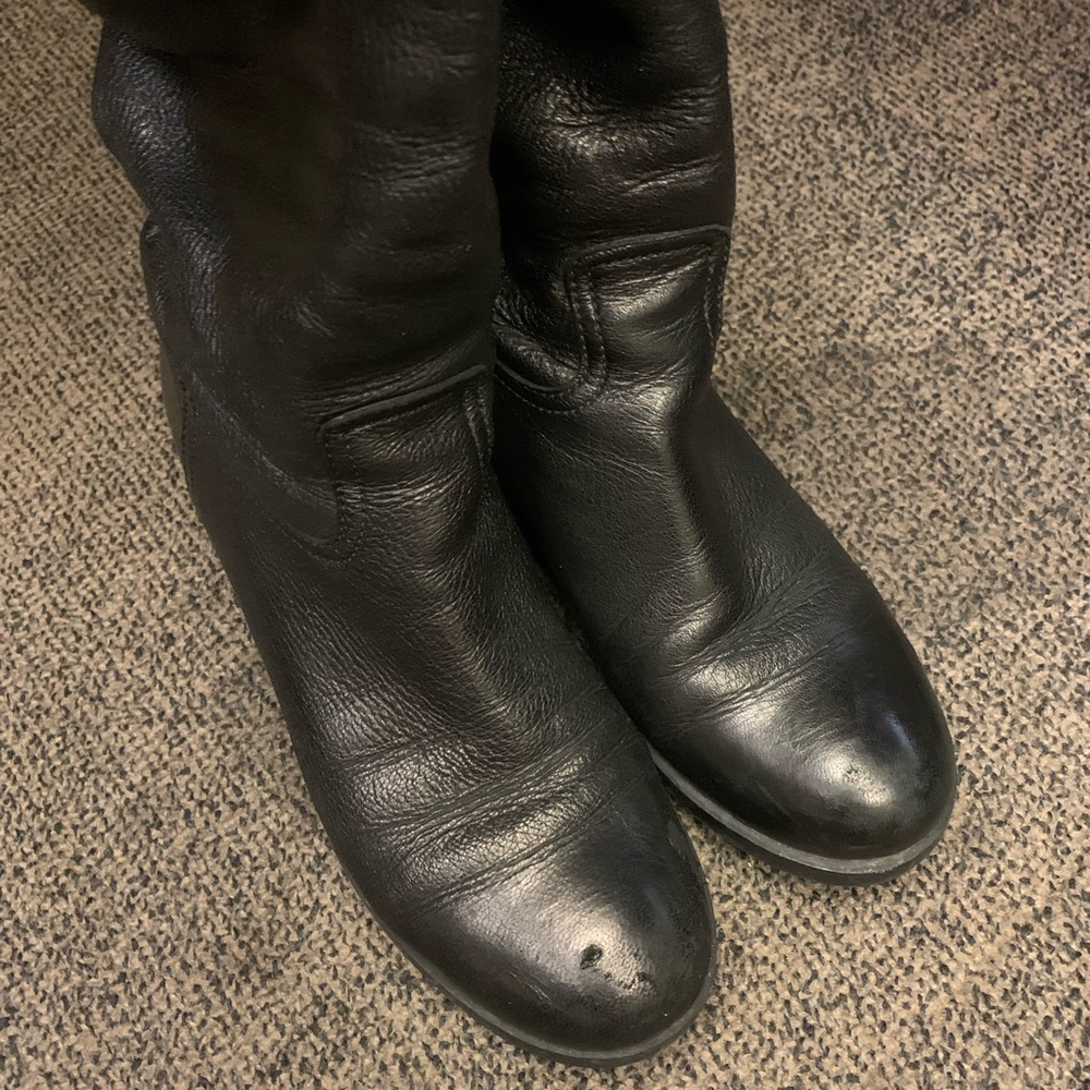 Prada Black Leather Soft Deer Skin
Double Buckle Boots 3W5356 EU37.5 US 7 - Picture 6 of 12